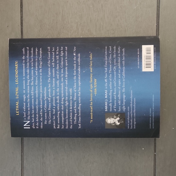Throne of glass by Sara j maas fantasy booktok - Picture 8 of 8